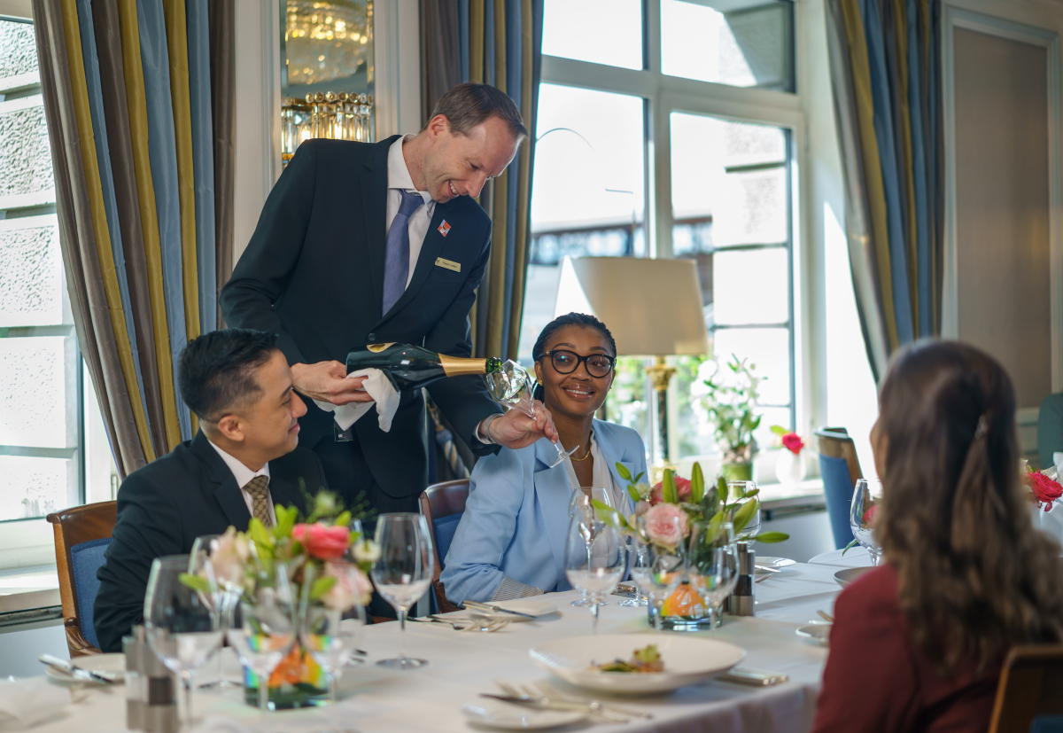 <p>Unsere Neuigkeiten<br
/><strong>Frisch serviert</strong></p>